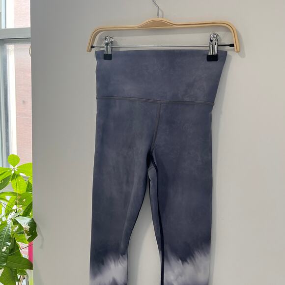 Athleta Elation Blue Watercolor Stripe Crop Leggings Size XS Petite - Picture 6 of 7